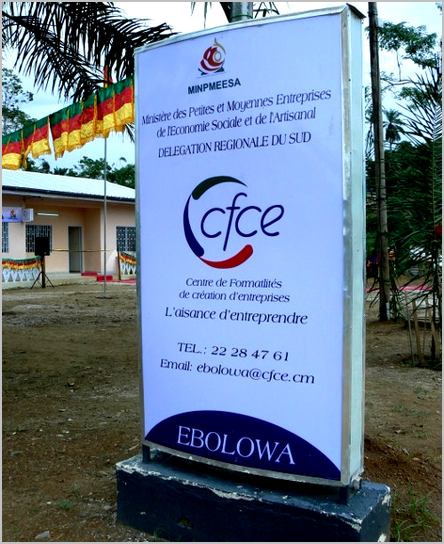 Panneau du Centre de Formalités de Création d'Entreprises (CFCE), délégation régionale du Sud à Ebolowa